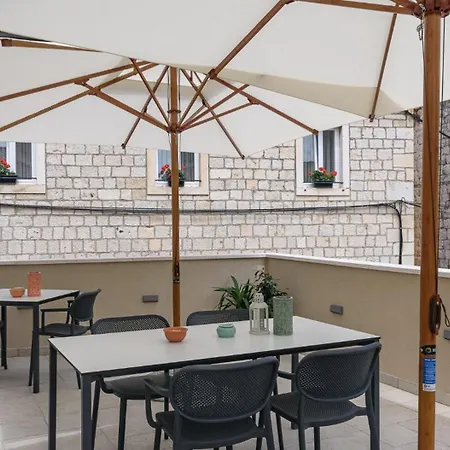 Oleander Apartman Trogir